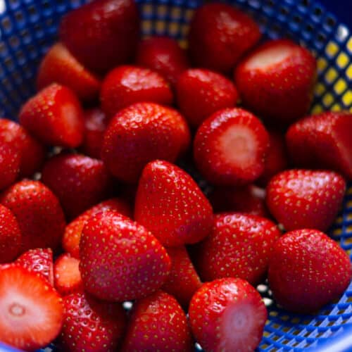 Schnelles Erdbeer-Softeis aus dem Thermomix® • Das ultimative Rezept